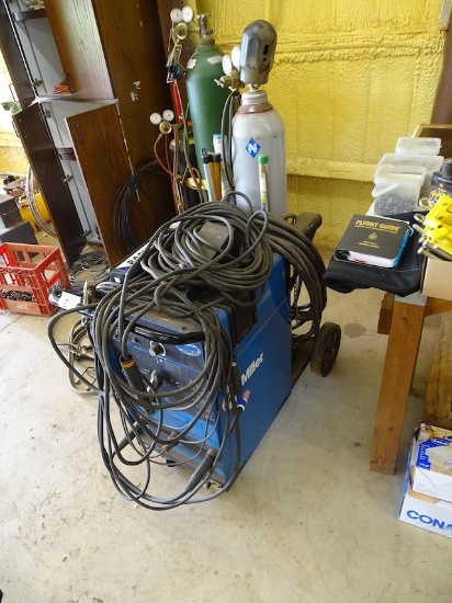 MILLER SYNCROWAVE 180 SD INCLUDING BOTTLE, LEADS & RODS