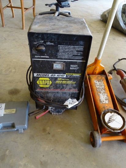 NAPA MODEL 85-10 10 BATTERY CHARGER