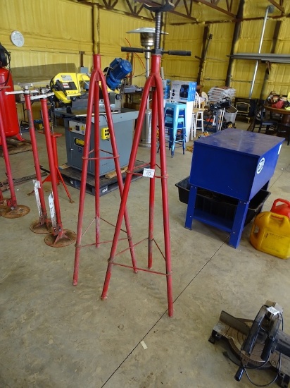 64” ADUSTABLE PIPE STANDS MISSING ONE SCREW (X2)