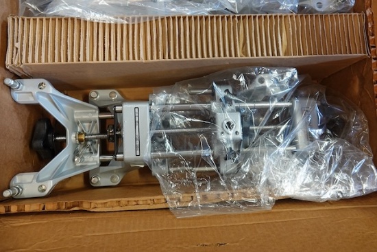 HUNTER WHEEL CLAMPS (NEW IN BOX)