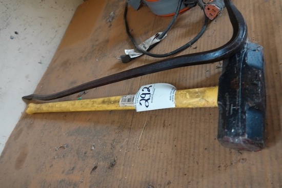 SLEDGE HAMMER & BAR