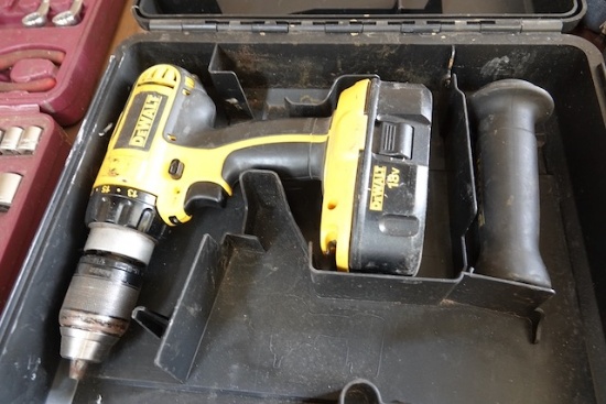 18V DEWALT DRILL W/BATTERY & CASE