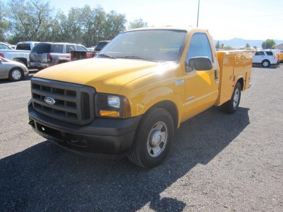 2006 FORD F-250 XL UTILITY