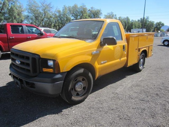 2006 FORD F-250 XL UTILITY