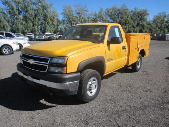 2006 CHEV 2500 UTILITY