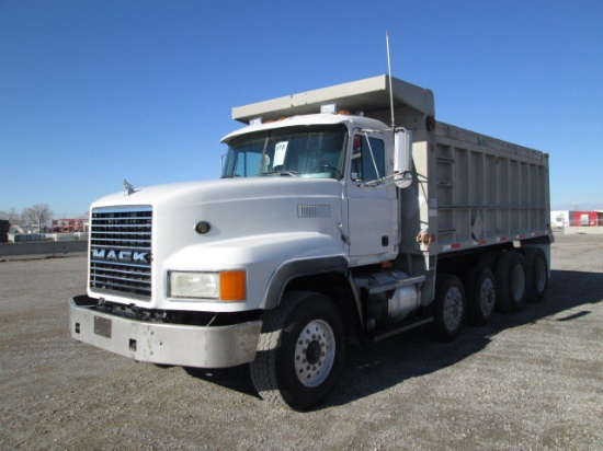 1997 MACK CL-7 713