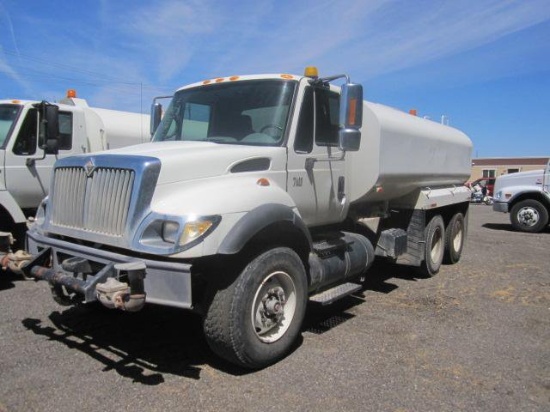 2003 INTL 7400 WATER TRUCK