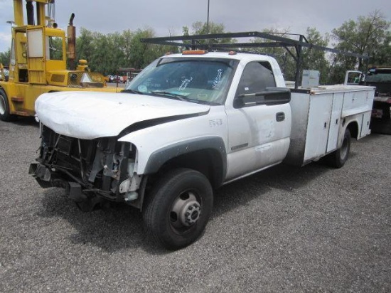 2002 GMC 3500 UTILITY