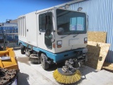 TENNANT 830 CAB SWEEPER