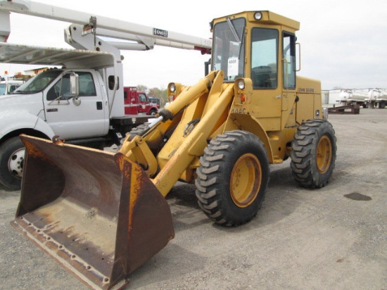 1984 JOHN DEERE 444C LOADER