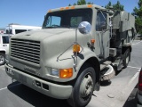 1990 INTL 4600 SWEEPER