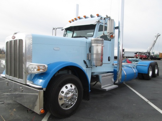 2010 PETERBILT 389