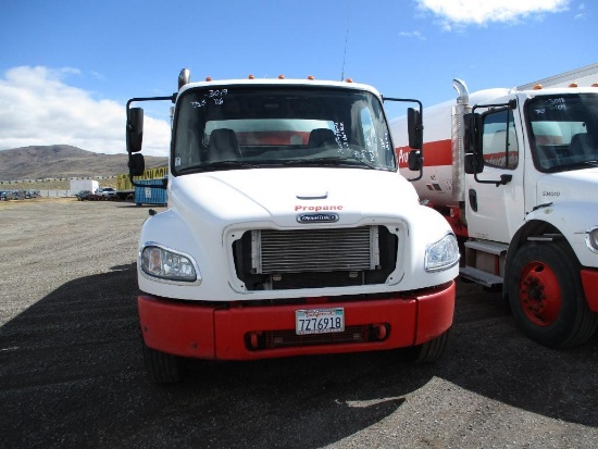 2006 FRIEGHTLINER M2 DELIVERY