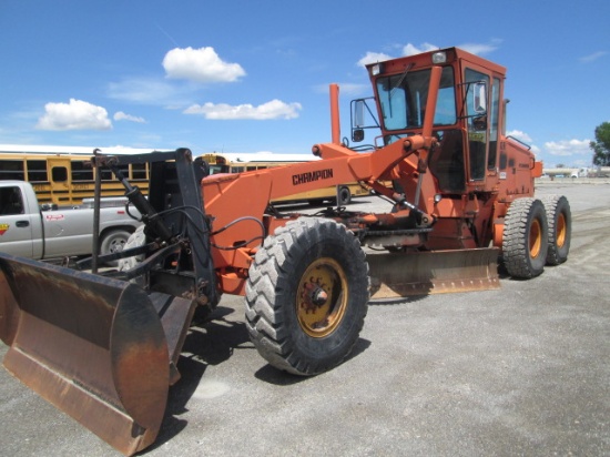 1993 CHAMPION 710A GRADER