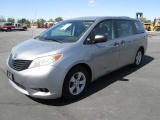 2011 TOYOTA SIENNA