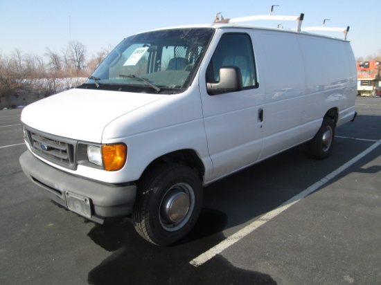 2003 FORD E250 UTILITY VN