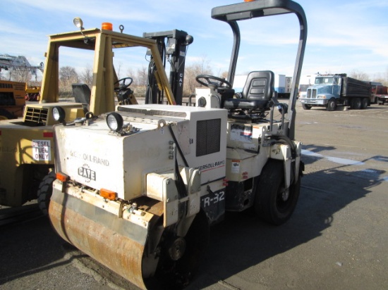 1999 INGERSOLL RAND CR32 ROLLER