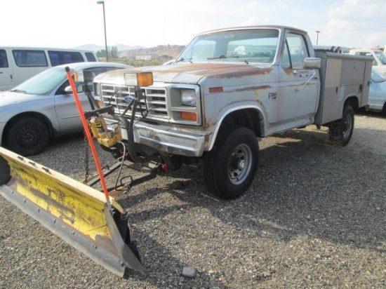 1986 FORD F350 UTILITY 4X4