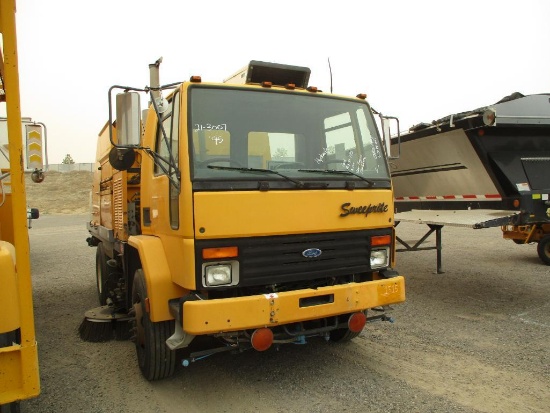 1995 SWEEPRITE/FORD 3300 SWEEPER