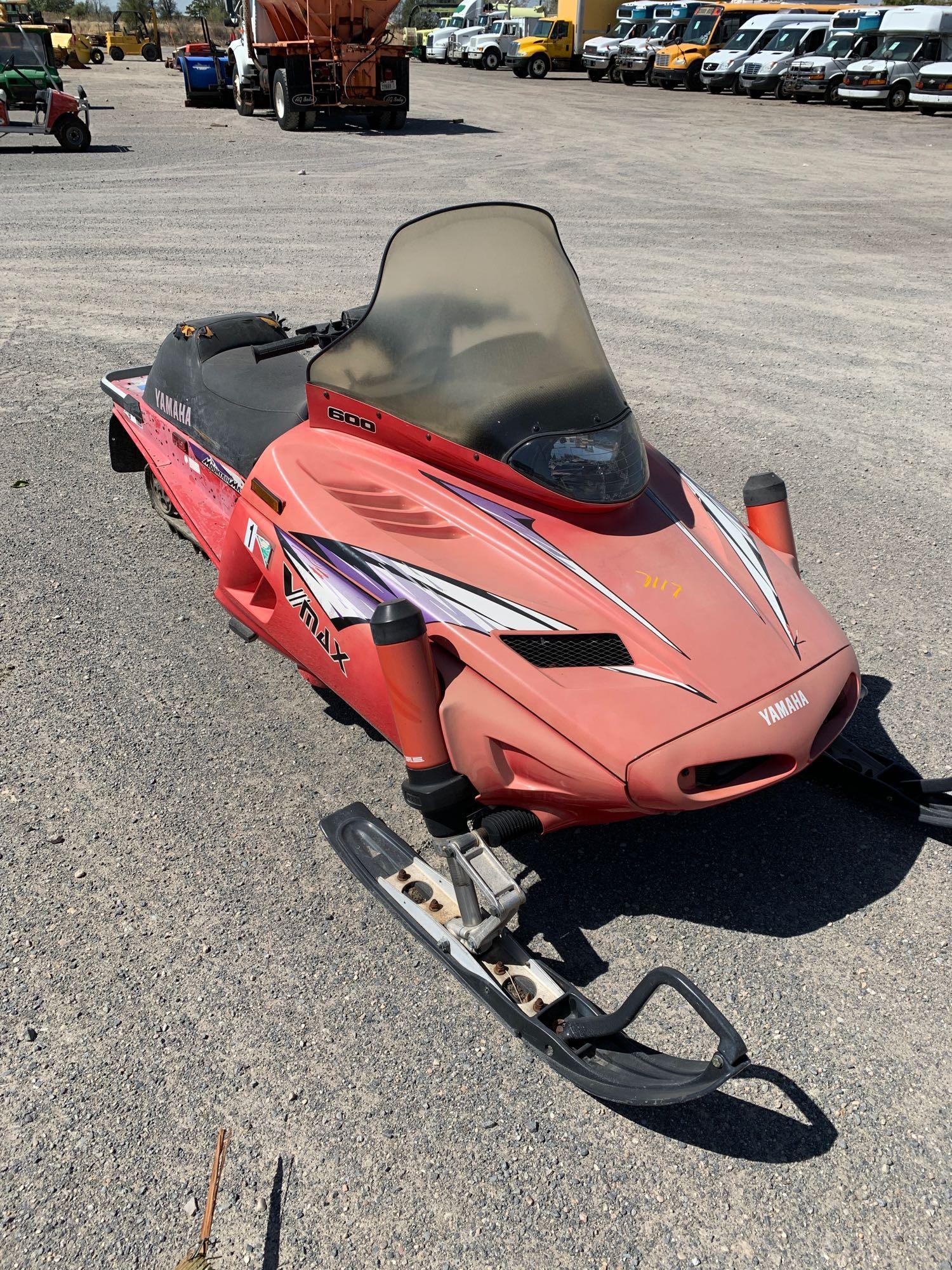 1996 YAMAHA SNOWMOBILE | Proxibid