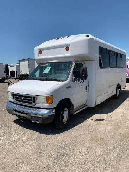 2007 FORD E450 SHUTTLE BS