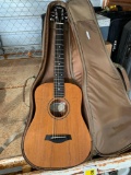 TAYLOR BABY GUITAR