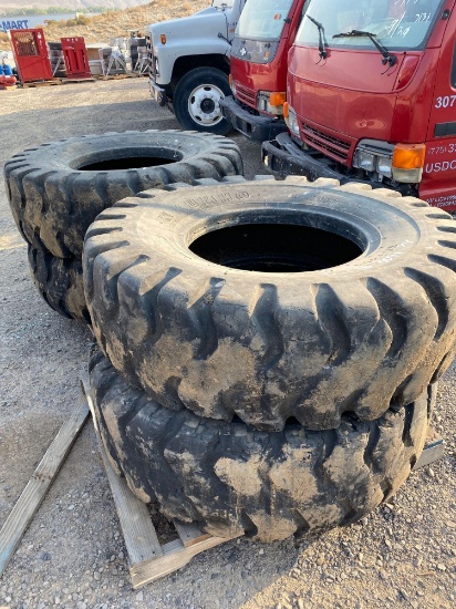 4- KUMHO 17.5-25 TIRES TAXABLE