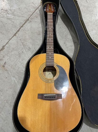 TAKAMINE JASMINE GUITAR