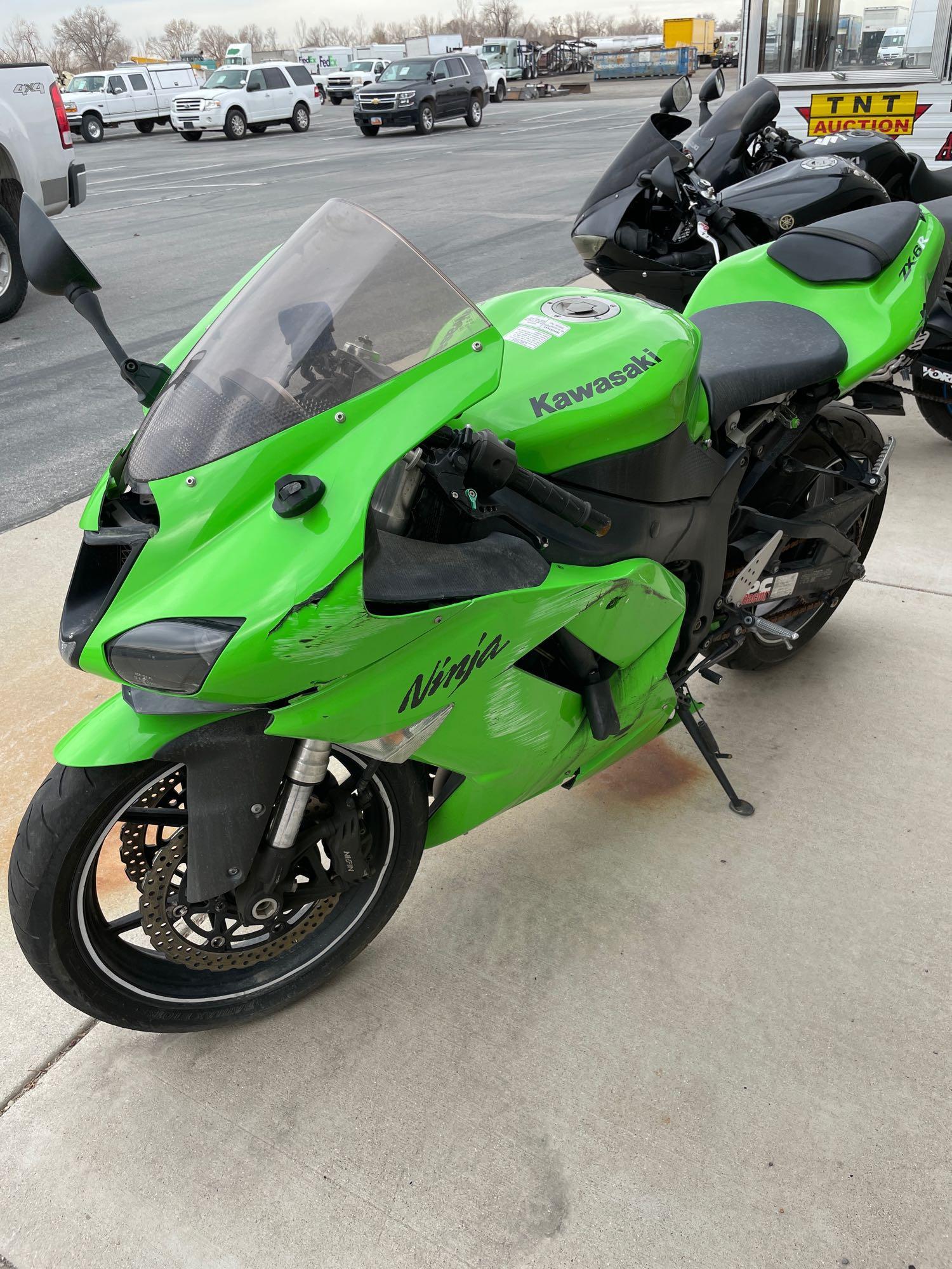 トリックスター / Ninja ZX-25R (23-25) 政府認証フル