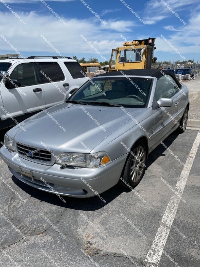 2004 VOLVO C70