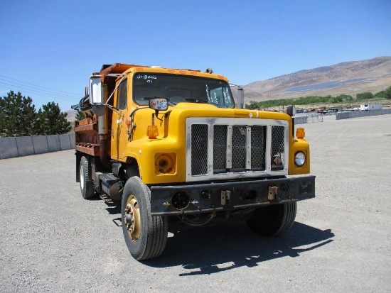 2001 INTL 2574 DUMP