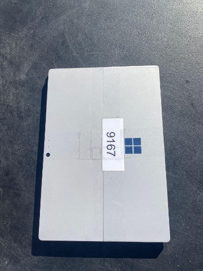 2 MICROSOFT TABLETS