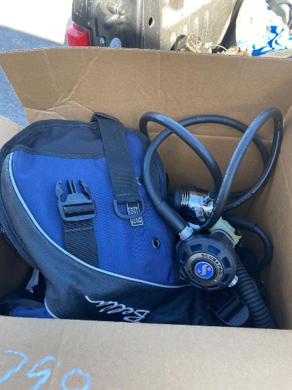 DIVING VEST AND REGULATOR