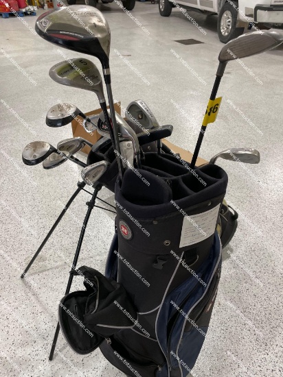 2 GOLF CLUBS AND BAGS