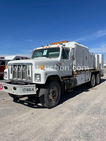 2003 INTL 2574 LUBE TRUCK