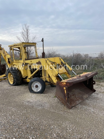 FORD 4500 BACKHOE