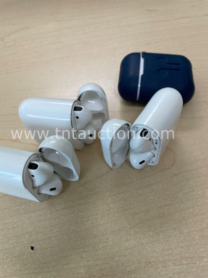 4 AIRPODS