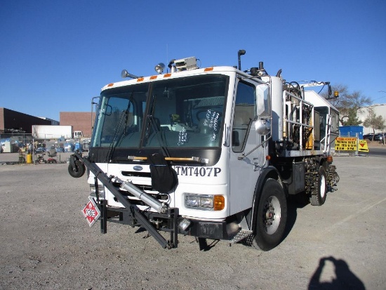 2002 FREIGHTLINER TMT407P STRIPER