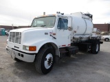 2001 INTL 4900 CHEMICAL DELIVERY