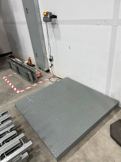 Ohaus 4x4 Scale w/ Digital Readout