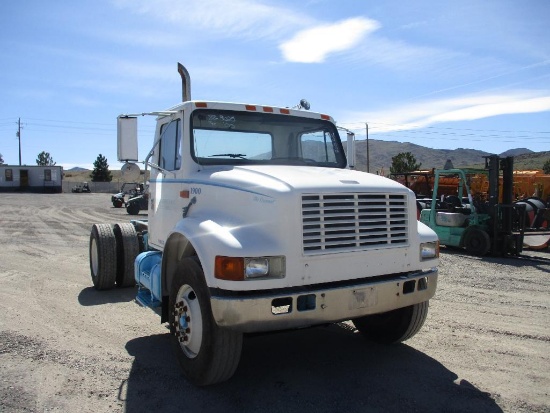 2000 INTL 4700 CAB & CHASSIS
