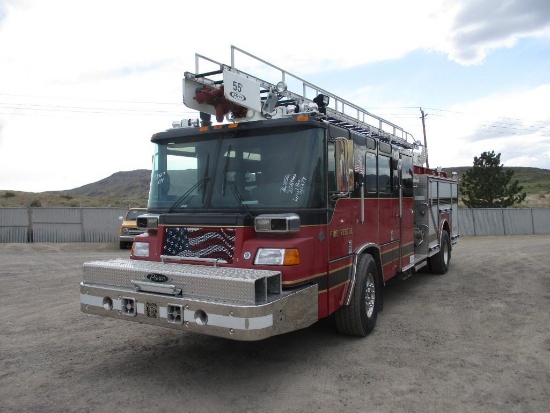 2004 PIERCE QUANTUM LADDER TRUCK