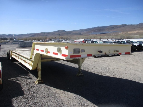 1971 FRUEHAUF LOWBOY TRAILER