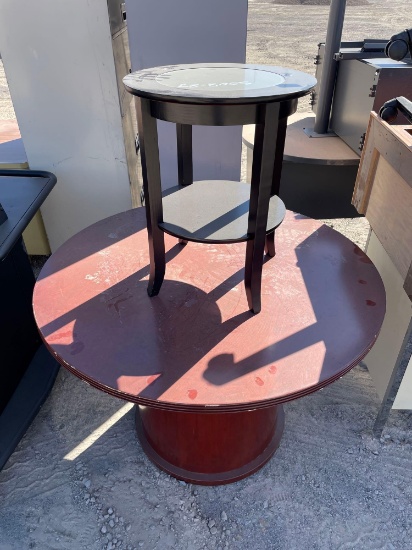 ROUND TABLE