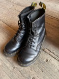 DOC MARTEN BOOTS