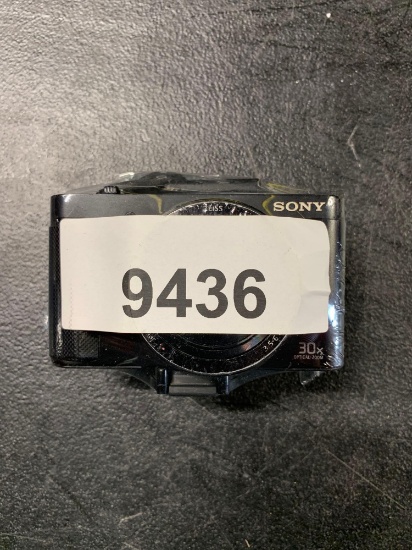 1 GO PRO CAMERA, 1 SONY DIGITAL CAMERA