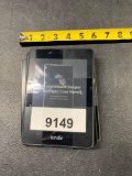 4 KINDLE E-READERS