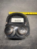 1 BOSE HEADPHONES, 1 JBL HEADPHONES