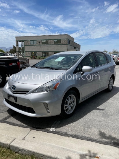 2013 TOYOTA PRIUS V