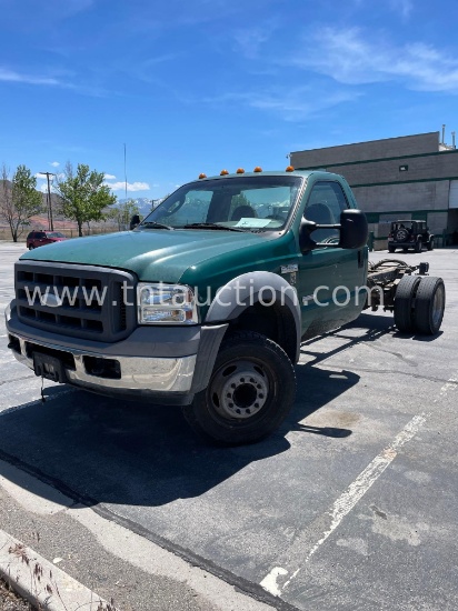 2005 FORD F450 CAB & CHAS
